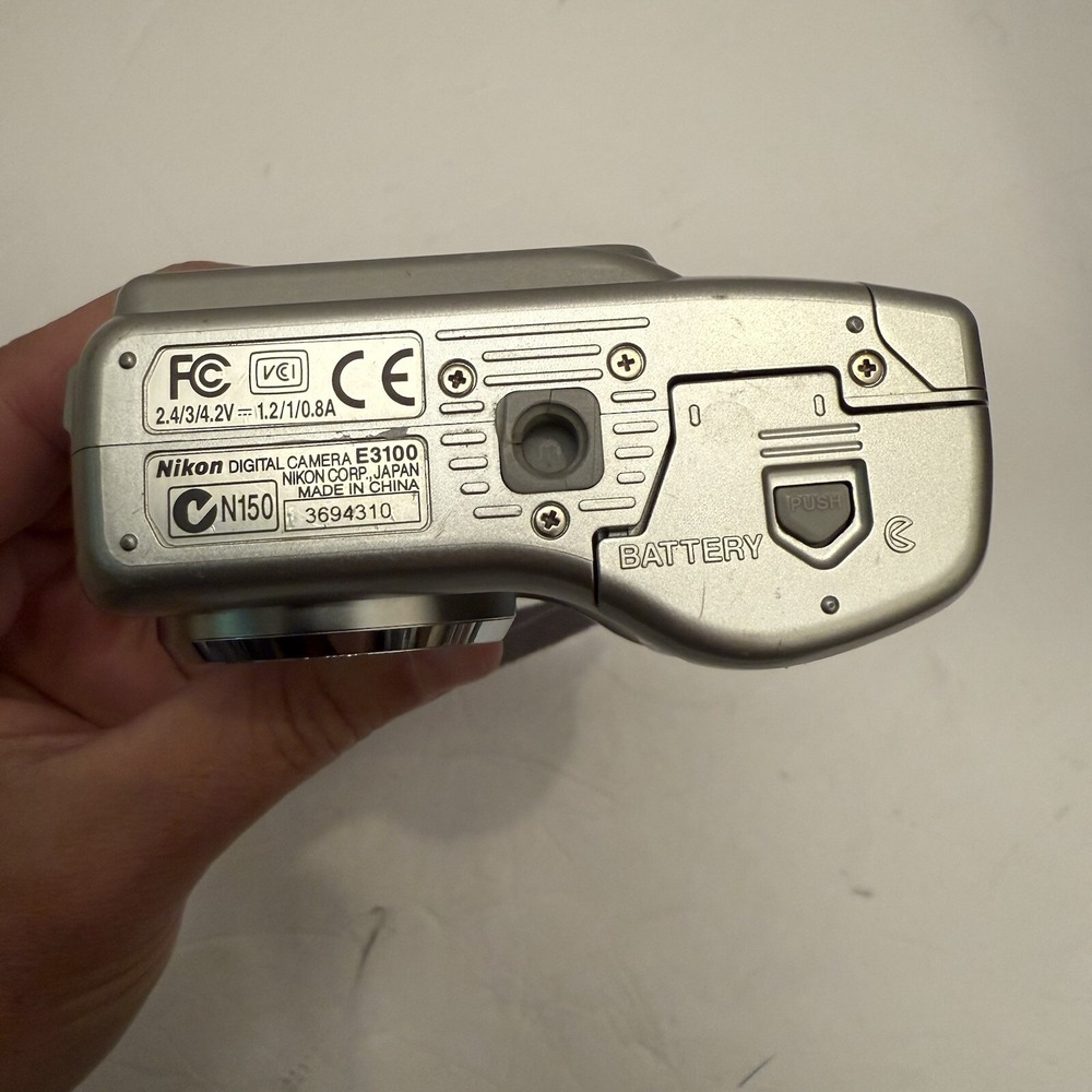 Nikon Digital Camera Coolpix 3100 3.2MP Silver Tested With Memory Card UNTESTED - Picture 10 of 16